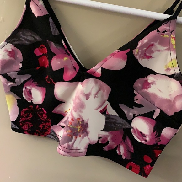 Floral crop top - Picture 2 of 4